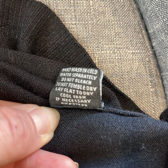 Metric Knits Color Block Striped sweater - Picture 6 of 7